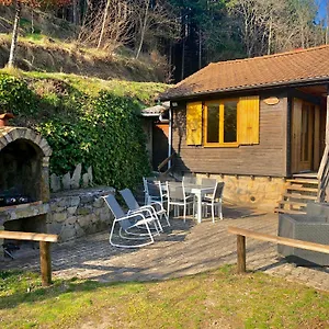 https://chalet-les-accacias.hotels-rhonealpes.com